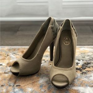 GREEN OPEN TOE PUMPS